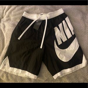 NWT Nike Basketball Shorts Large